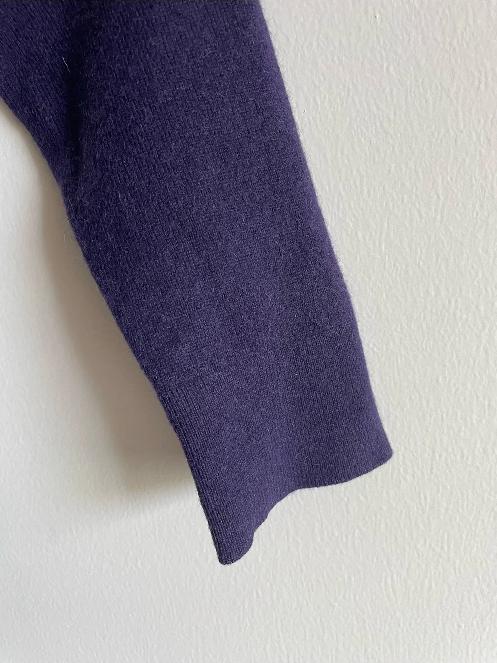 Ann Taylor cashmere sweater deep purple v neck classic professional M